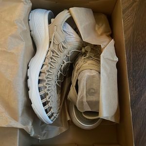 Brand new Keen Astoria